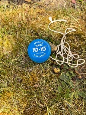 Authentic Pro Yo-Yo Toy in Blue with String